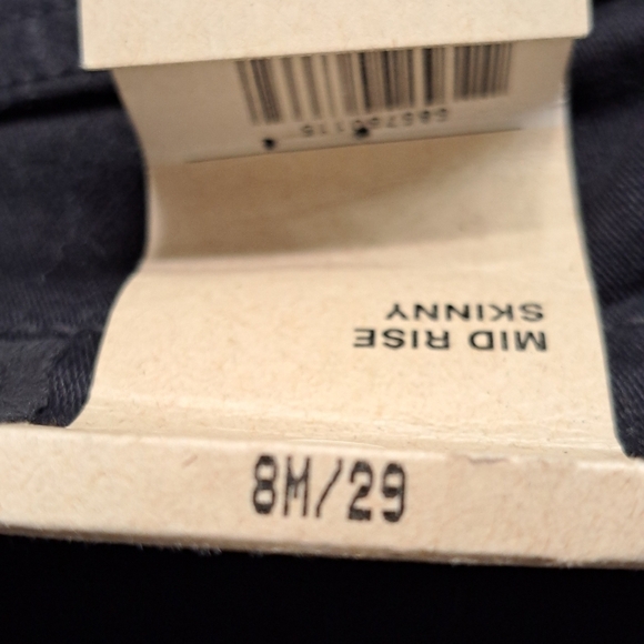 NWT Levi's Black Mid Rise Skinny Denim Jeans  Size 8M  29/32 - Picture 8 of 8